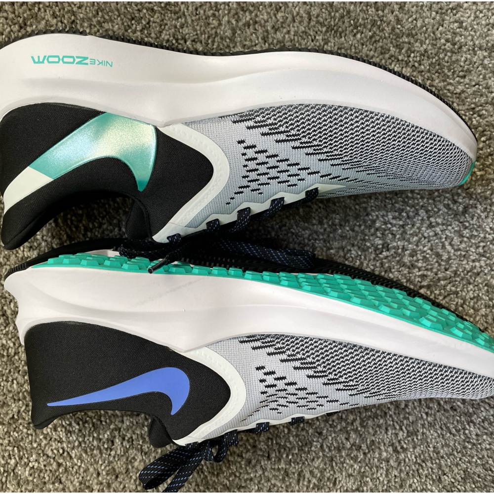 Nike tennis shoes